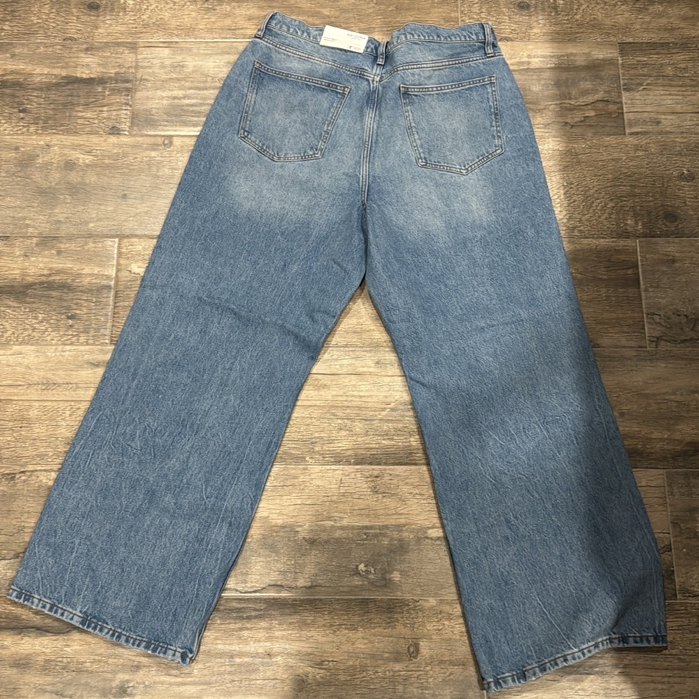 Jeans - Picture 4 of 4